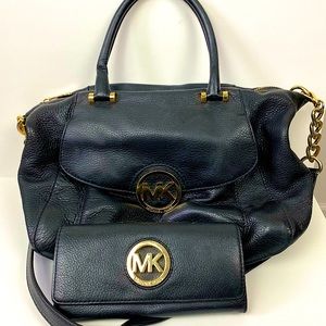Michael Kors 100% Genuine Leather Black Fulton Gold hardware Purse & Wallet
